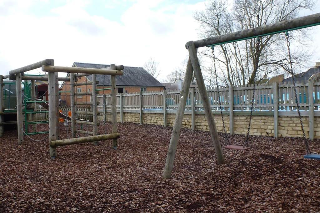 The Stables, Lower Mill Estate Somerford Keynes