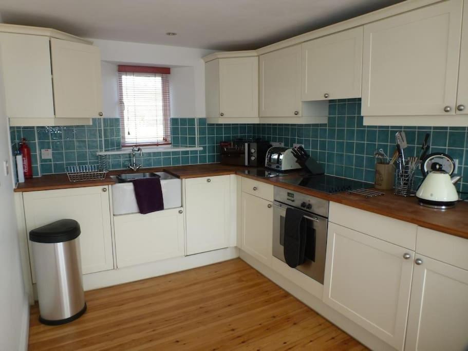 The Stables, Lower Mill Estate * Somerford Keynes